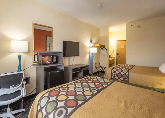 Super 8 By Wyndham Big Rapids
