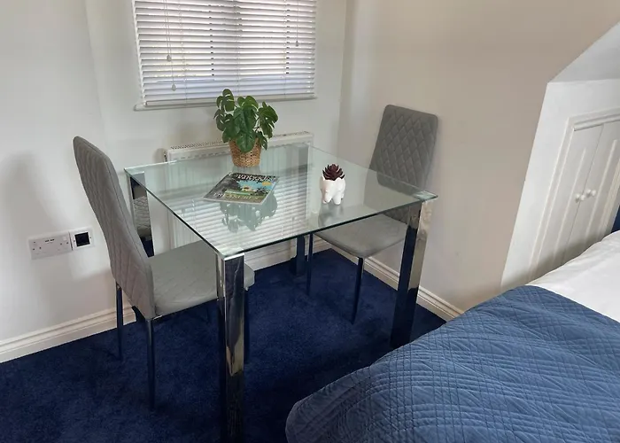 Cosy Loft Apartment Just Off Vibrant Mill Rd Cb1 - Walk To Station And City Centre