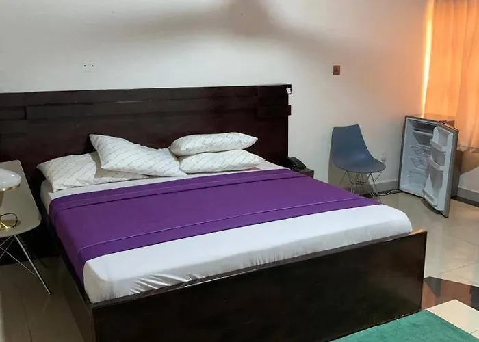 Lavimac Royal Hotel