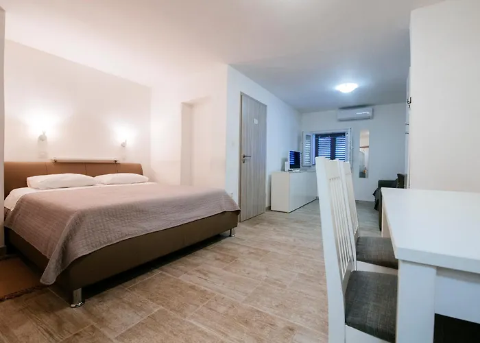 Apartmani Ema