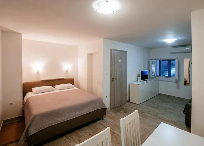 Apartmani Ema