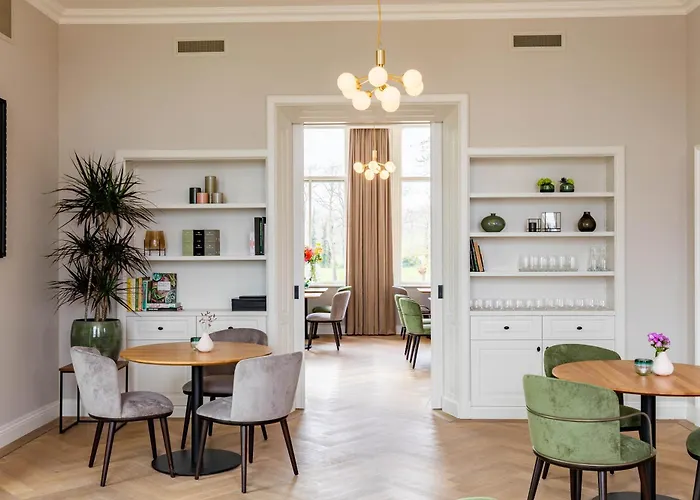 Hotel Flora Batava