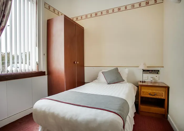 OYO Glenpark Hotel, Ayr Central