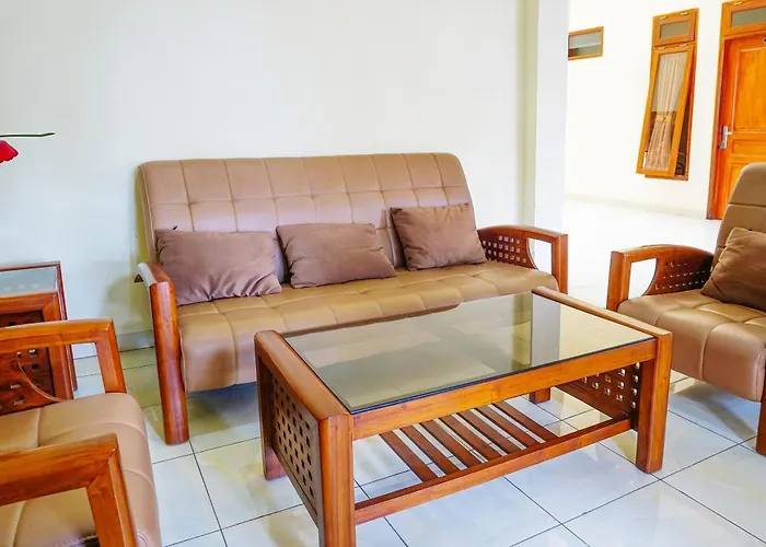 Flagship 90723 Berlima Guest House Syariah