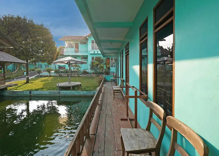 Oyo 93248 Villa Syariah Astuti Lestari