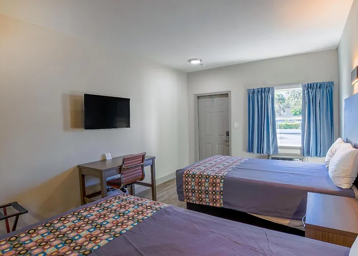 Sunrise Inn By Oyo Titusville Fl