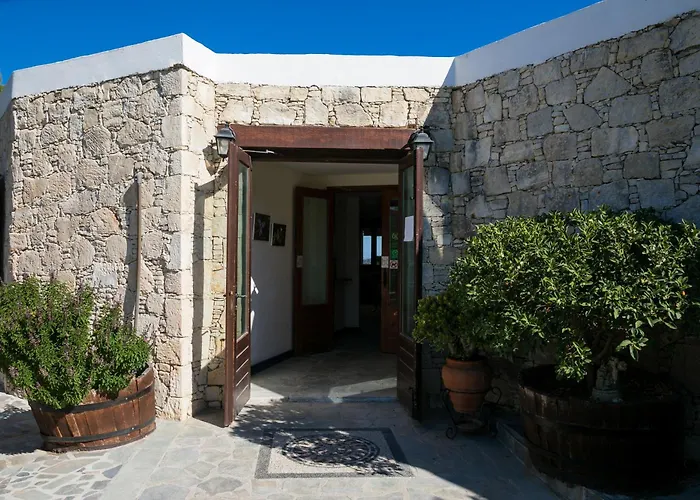 Demetriou Paradisos Hills Hotel