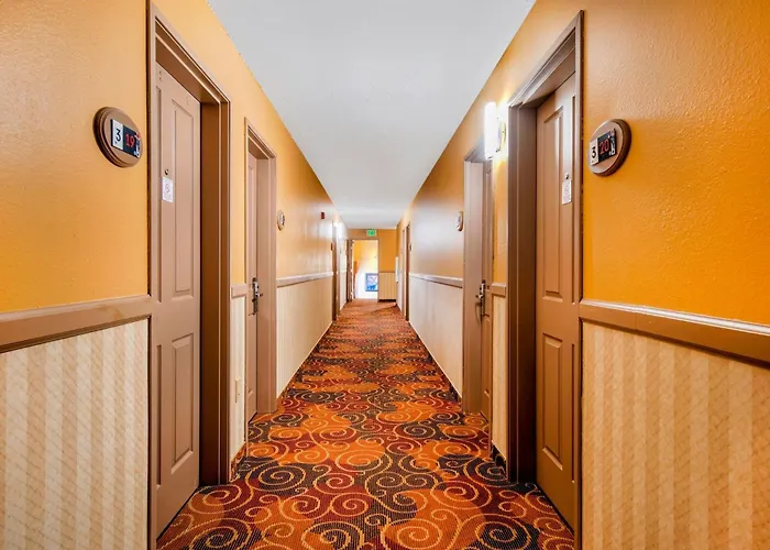 Oyo Hotel Castle Rock Co Downtown