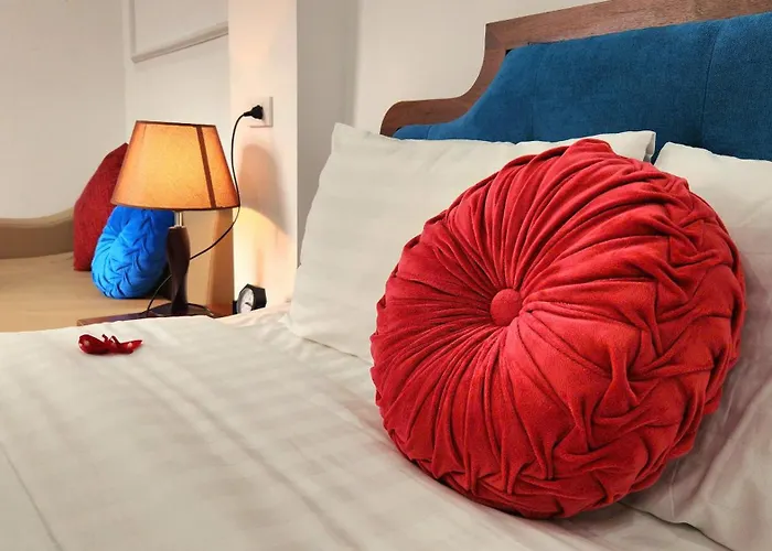 The Ambery Hanoi Boutique Hotel & Travel