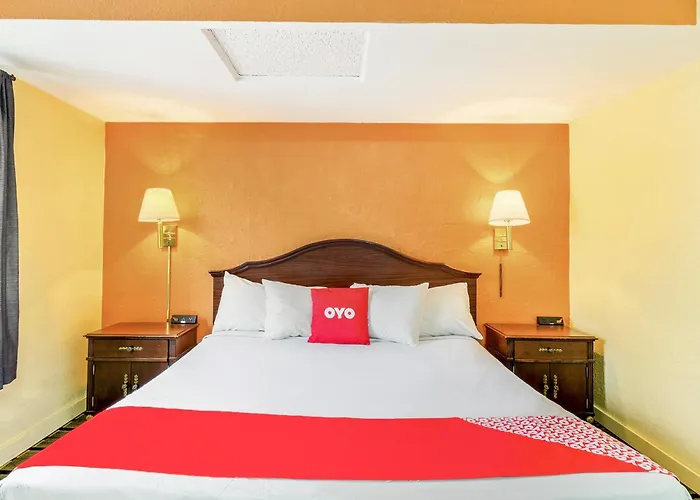 Oyo Hotel Downtown Peoria I-74