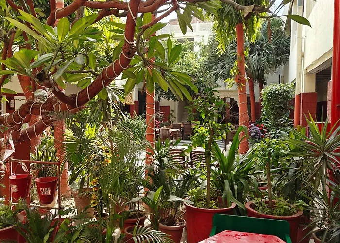 Agra (Uttar Pradesh) City Center Hotels