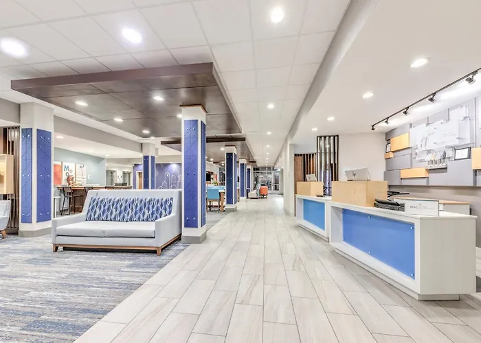 Holiday Inn Express & Suites Moore By Ihg