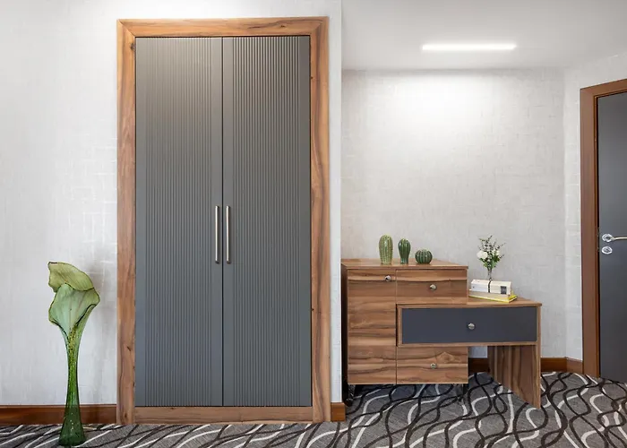 Lilium Hotel & Suites