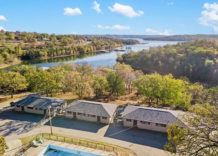 Studio Condo On Table Rock Lake W Access & Views-Free Tickets-