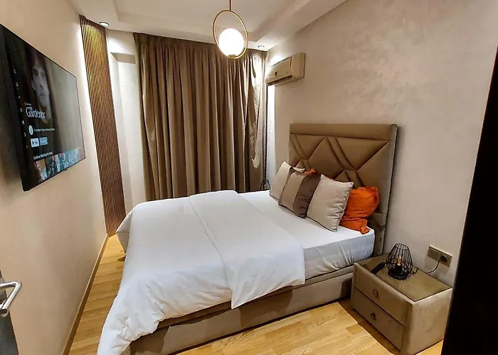 Luxury Apartment Opposite Hassan 2 Mosqu And Fair International Casablanca And Sea , Near Downtwn , Interdit Couples Araabic Non Marie, Forbidden Unmarried Araabic Couples , 2 Room, 2 Living Rooms And 2 Bathrooms Basement Car Park Free , Apartment Wi