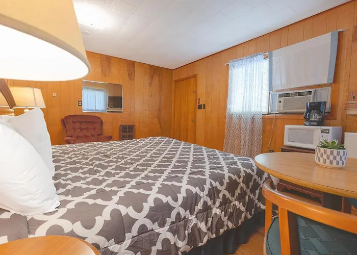 Parkside Motel By Oyo Meadville Conneaut Lake