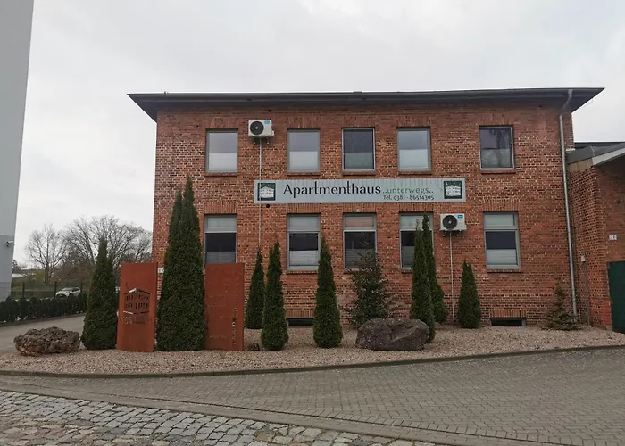 Unterwegs ins Apartmenthaus ehemalige Apartmenthaus Unterwegs