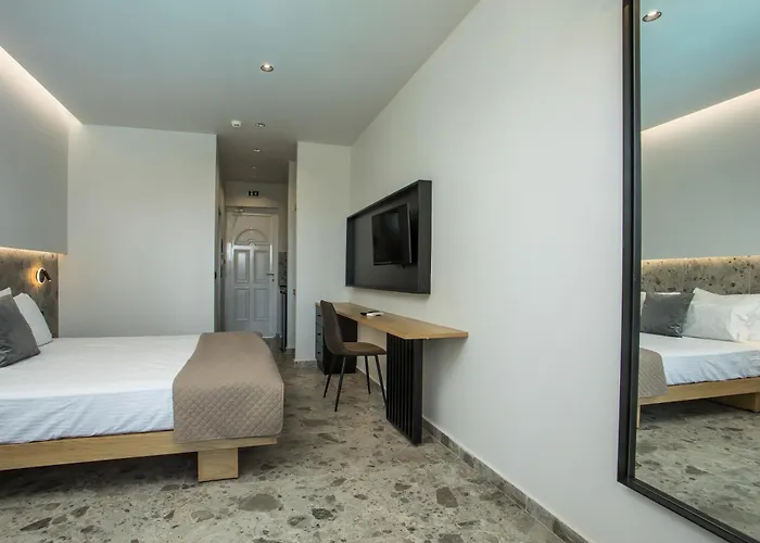 Dias Studios & Suites
