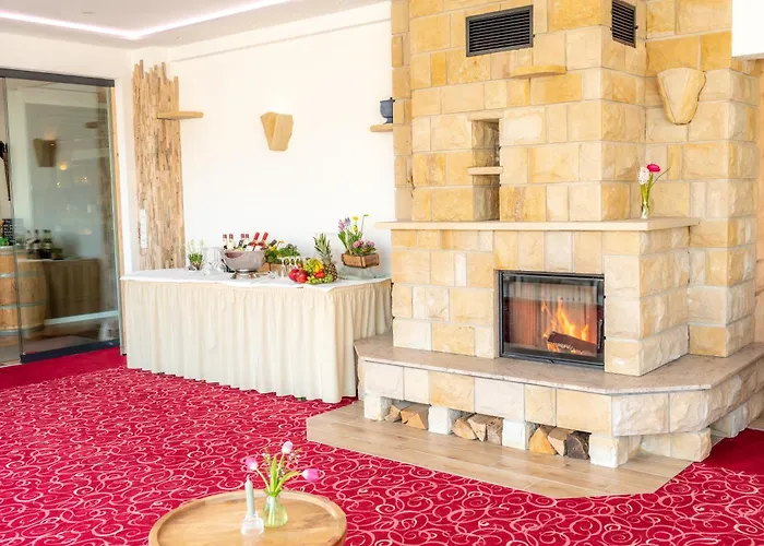 Aara Hotel