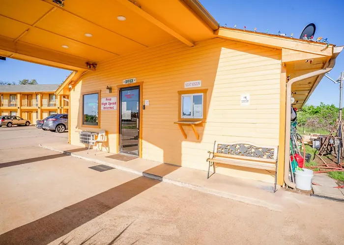 Regency Inn By Oyo Rockdale Tx