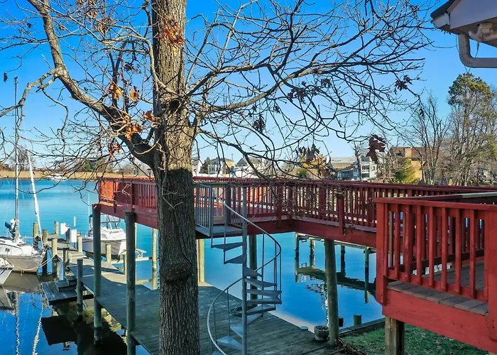 Waterfront Getaway - Dock Ur Boat & Walk To Beach