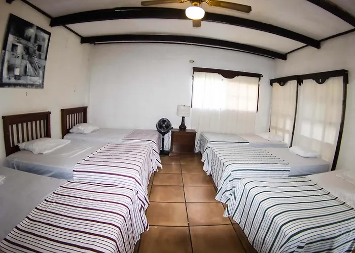Old Bells Hostel Santa Ana