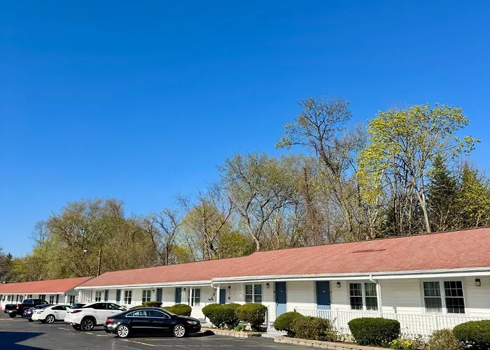 Chisholm'S Motor Inn
