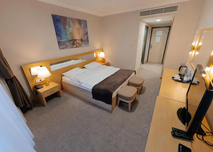 Alau Hotel