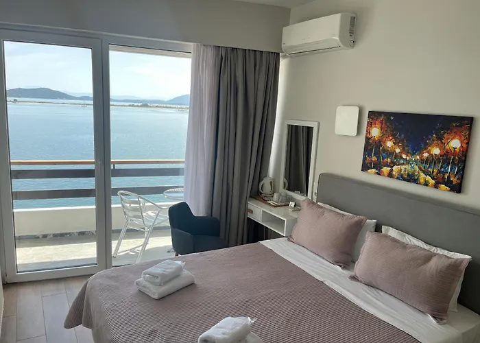 Hotel Avra