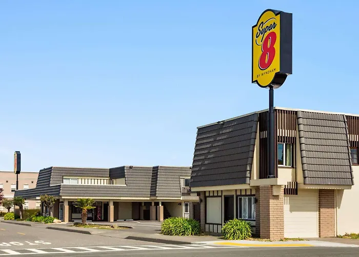 Super 8 By Wyndham Eureka