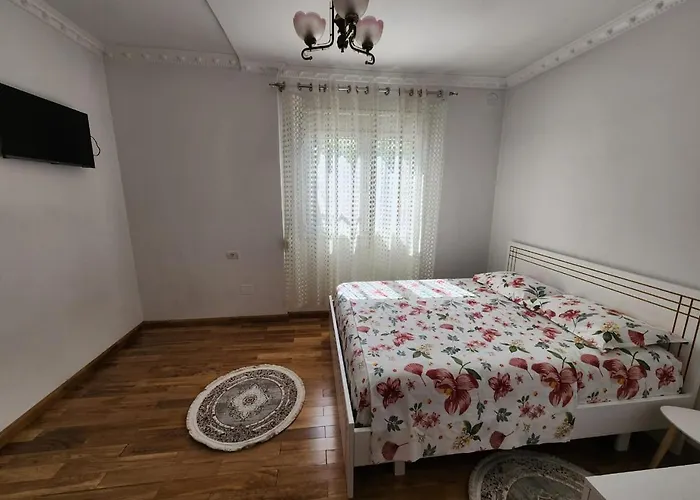 Mira'S Room