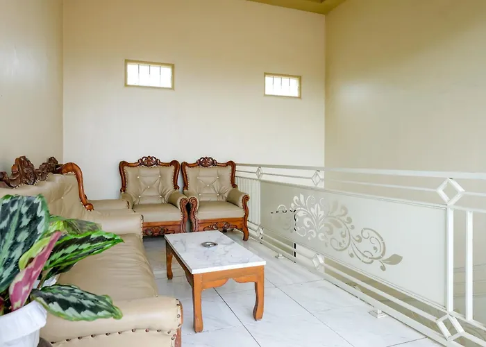 Reddoorz At Dewanti Syariah Near Stasiun Tulungagung