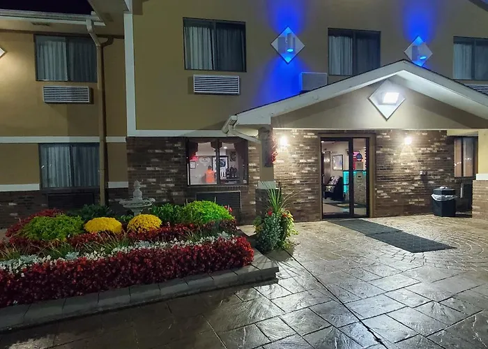 Super 8 By Wyndham Sterling Heights/Detroit Area