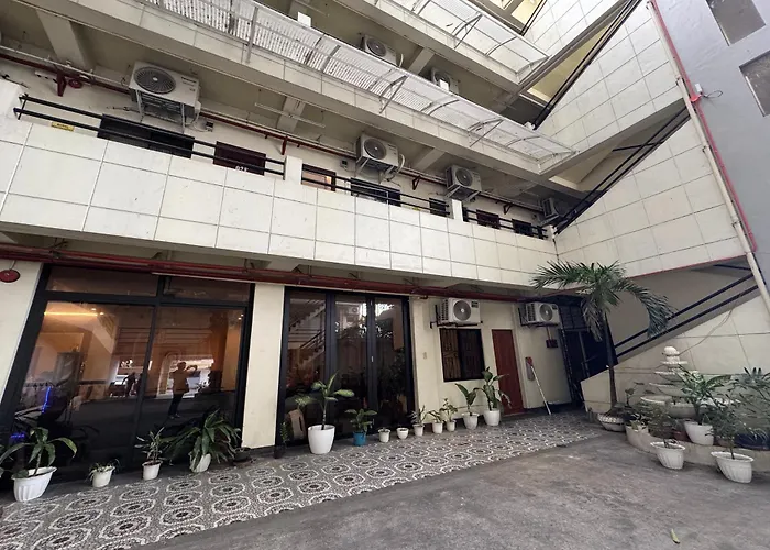 Franca Arcade Near Quezon City Circle