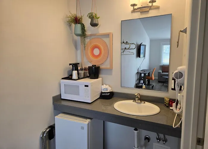 Americas Best Value Inn Ocean Shores (Adults Only)