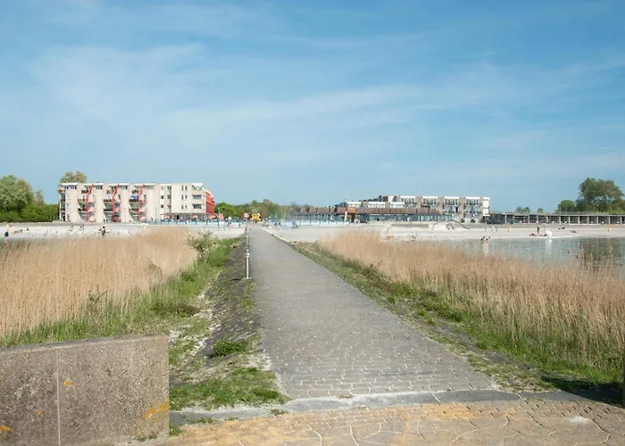 Zuiderzeestate 35, Prachtig Appartement Aan Het Ijsselmeer