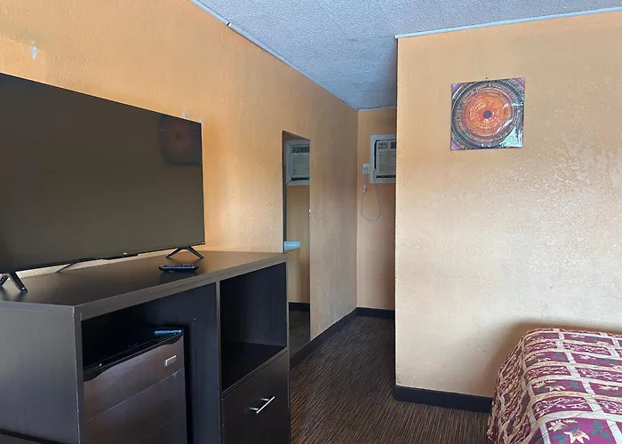 Queen Elizabeth Motel