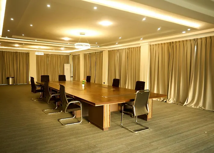 Abram Hills Hotel Ltd