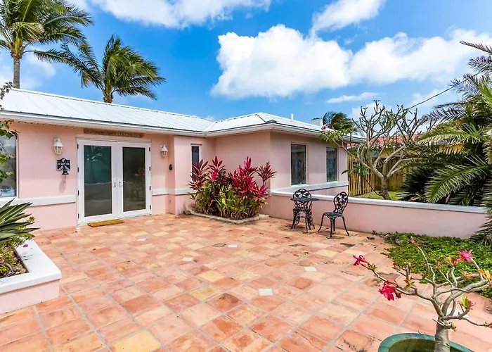 Salty Dog Direct Oceanfront Luxurious Retreat!