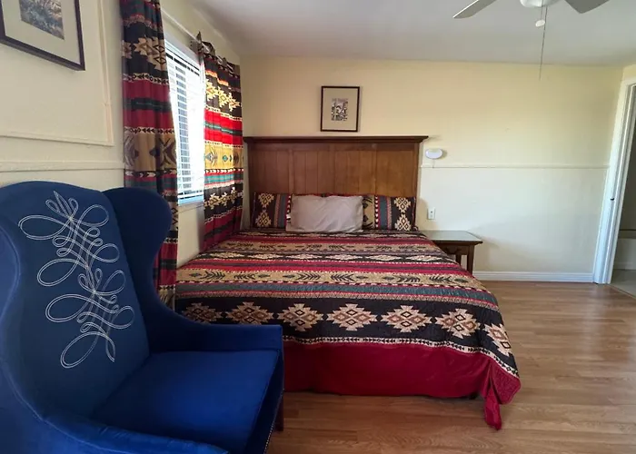 Apache Motel