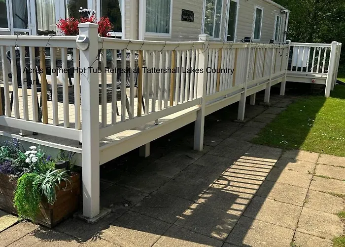 Acres Corner Retreat Inc Hot Tub At Tattershall Lakes Country Park