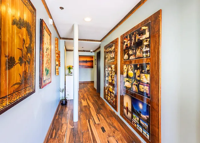 Nomads Hotel