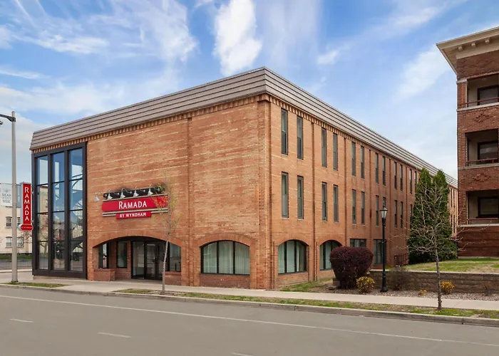 Ramada By Wyndham Milwaukee