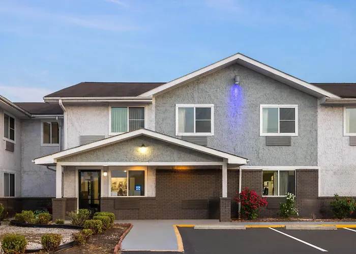 Super 8 By Wyndham South Boston Va