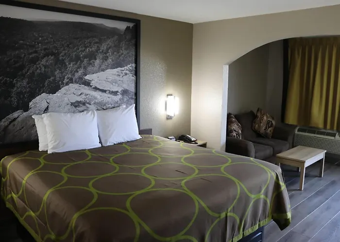 Super 8 By Wyndham Cabot