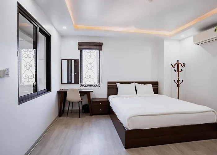 The Eastern Hotel & Apartment