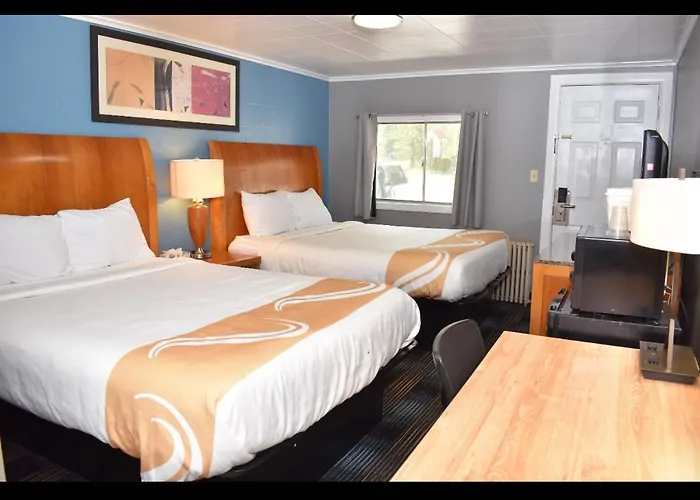 Pilgrim Inn & Cottages