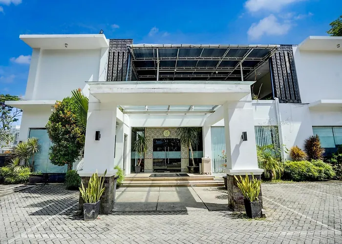 Townhouse Oak Padang Near Rth Imam Bonjol