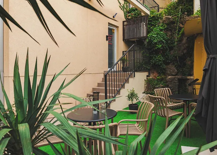 U-NIGHT Hostel Budva