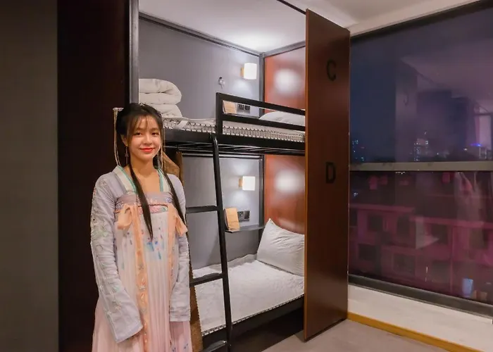 Z Designer Premium Capsule Hostel West Lake Wujiang Road Metro Station